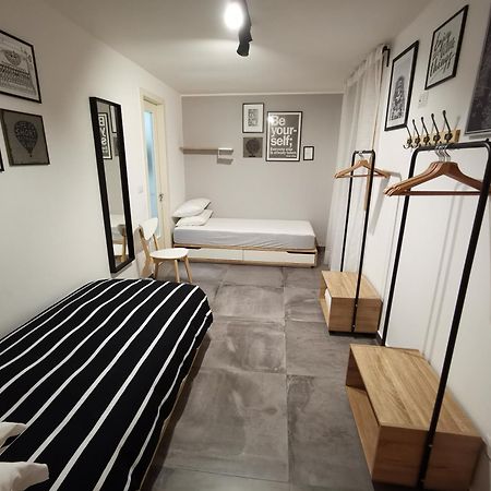 The Black Dog House Valenzano Kültér fotó